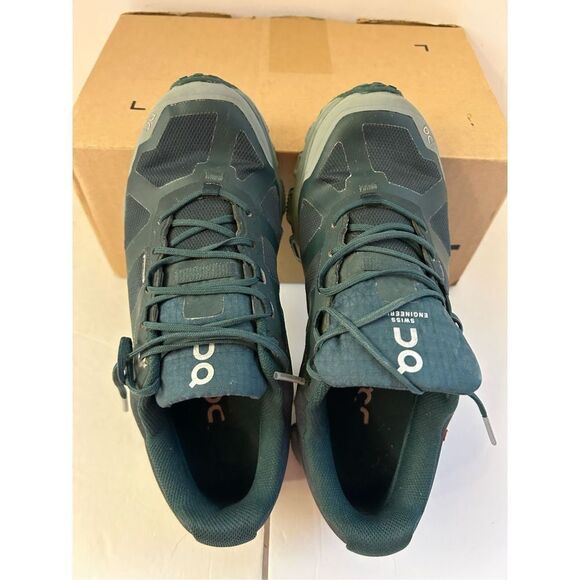 On Cloud waterproof Swiss engineered size 6 green - Picture 3 of 8